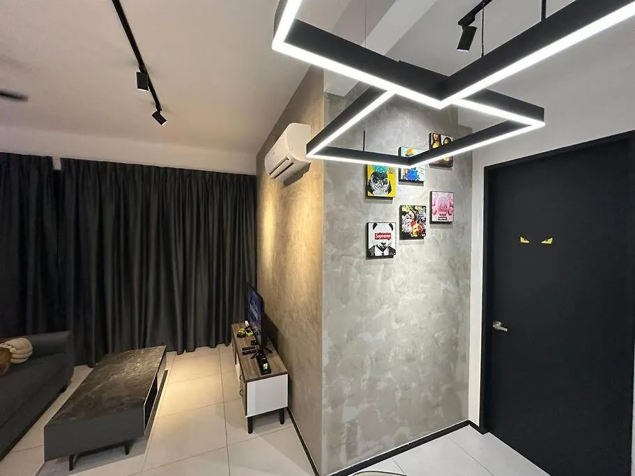 3 Room/3 Queen Bed, Urban Suite Arcade Room #2Carpark Jelutong 0*,