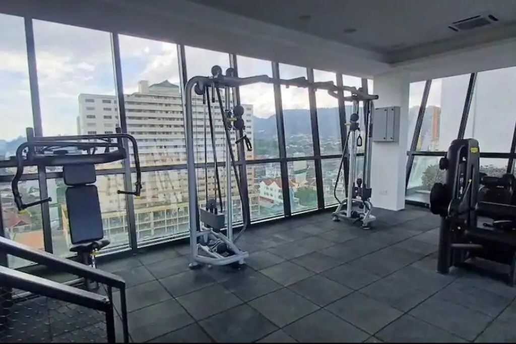 3 Room/3 Queen Bed, Urban Suite Arcade Room #2Carpark Jelutong Διαμέρισμα