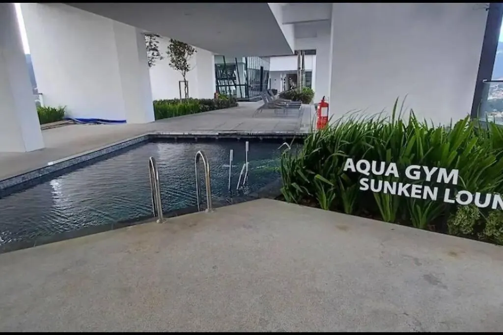 3 Room/3 Queen Bed, Urban Suite Arcade Room #2Carpark Jelutong Διαμέρισμα